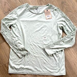 NWT Bass Embroidered Camisole